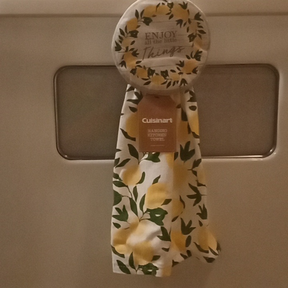 NWT Cuisinart Hanging Kitchen Towel